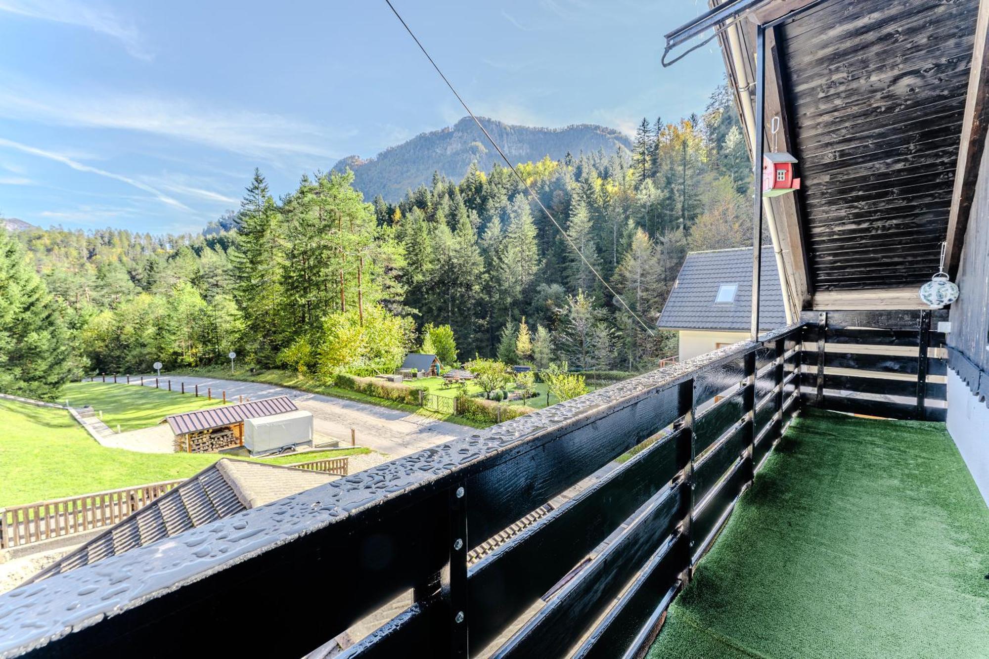 Idyllic Triglav Forest Retreat - Alps, Trails, Lakes, Falls モイストラナ エクステリア 写真